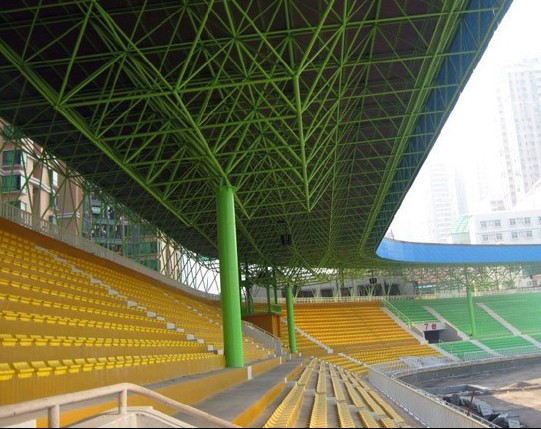 东乡县体育场看台网架工程